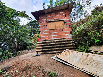 Justiça confirma ação de desocupação e demolição no Morro do Fórum em Ubatuba