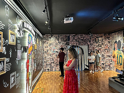 JDL viaja para conferir “Chaves: a exposição” em homenagem aos 40 anos de estreia da série no Brasil