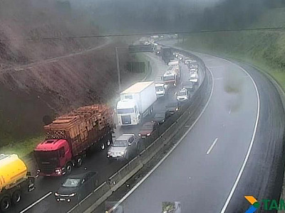 Após fim de semana de chuva, serra da Tamoios é novamente liberada