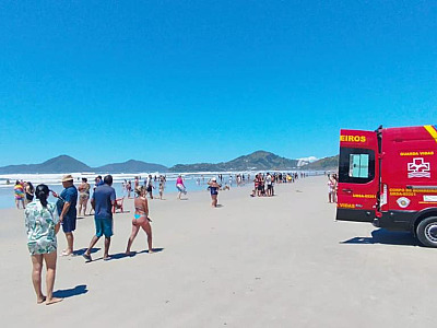 Corpo de Bombeiros encerra buscas por mineiro desaparecido em praia de Ubatuba
