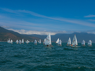 52ª Semana Internacional de Vela de Monotipos abre programação do Mês da Vela em Ilhabela