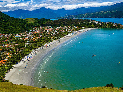 Associação dos Engenheiros, Arquitetos e Agrônomos de São Sebastião (AEAA-SS) realiza limpeza da Praia Barequeçaba no sábado (23)