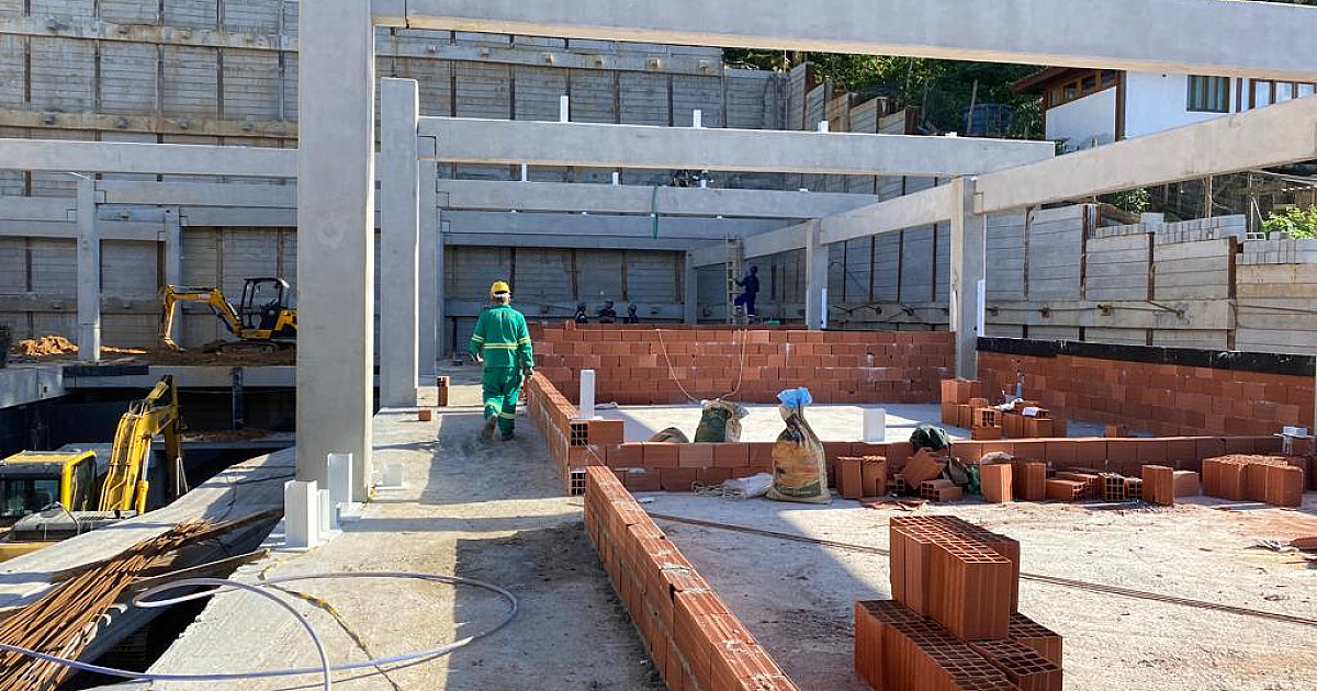 Obras na nova escola do Camarão em Ilhabela estão na reta final