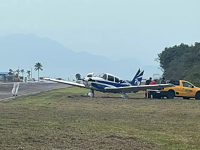 Pneu de avião estoura após pouso no aeroporto de Ubatuba