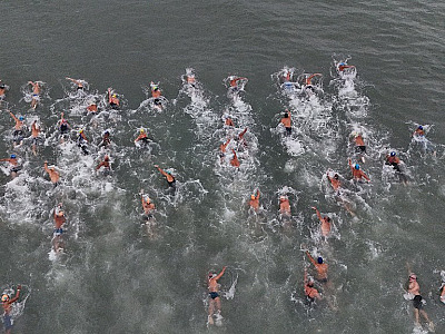 Mais de 600 atletas participam da VI etapa do Circuito Paulista de Águas Abertas em Caraguatatuba