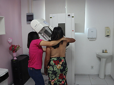 Outubro Rosa promove mutirão de exames e capacitação em Caraguatatuba