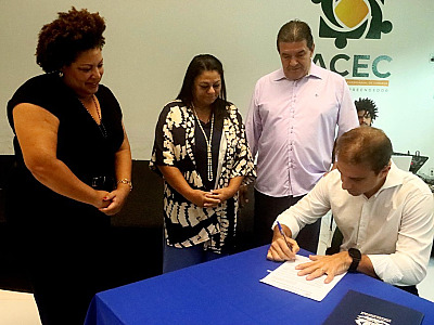 Reativação do Programa Comércio Legal traz mais agilidade a empreendedores de Caraguatatuba