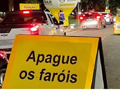 Motoristas "beberrões" são autuados ao recusar bafômetro no feriado em Caraguatatuba