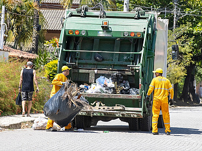 Nova empresa de coleta de lixo começa a operar em São Sebastião