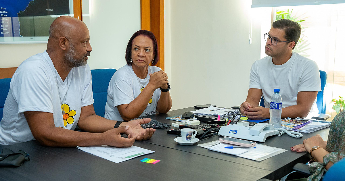 Reinaldinho Moreira recebe representantes do Sindicato dos Professores das Escolas Públicas Municipais