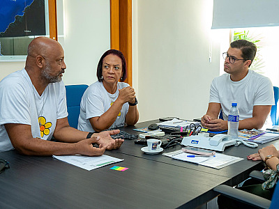 Reinaldinho Moreira recebe representantes do Sindicato dos Professores das Escolas Públicas Municipais