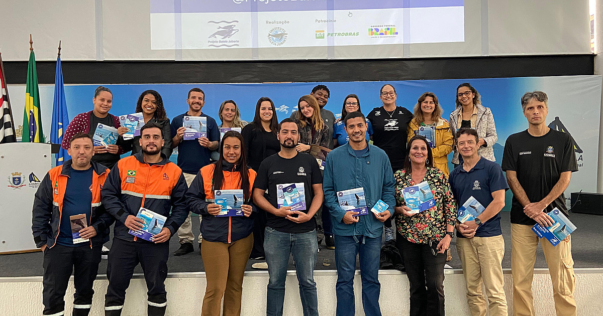 Ilhabela se prepara para temporada de avistamento de baleias e golfinhos com capacitação promovida pelo Instituto Baleia Jubarte