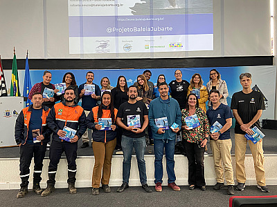 Ilhabela se prepara para temporada de avistamento de baleias e golfinhos com capacitação promovida pelo Instituto Baleia Jubarte