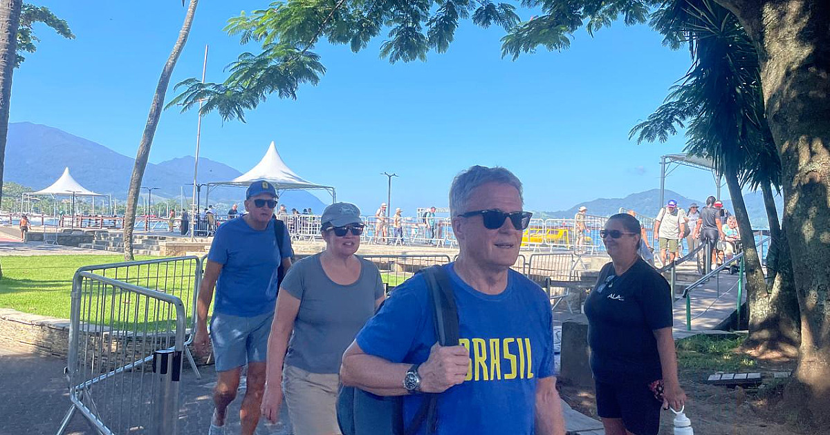 Temporada de cruzeiros: turistas internacionais se encantam por Ilhabela e movimentam economia local
