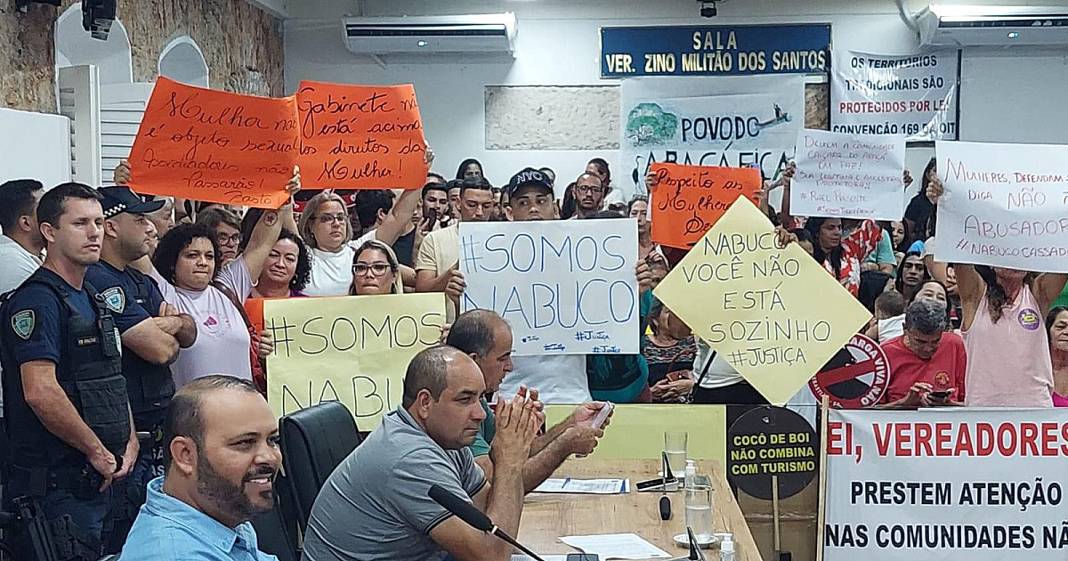 Câmara tem nova sessão polêmica com retorno de vereador suspeito de assédio sexual