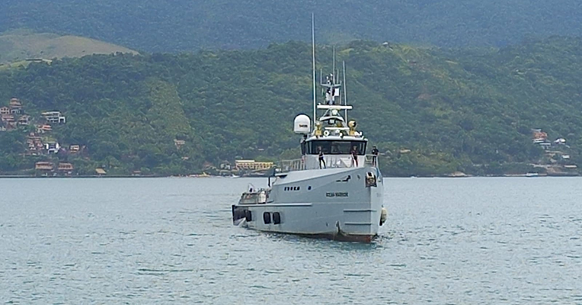 São Sebastião recebe navio de proteção ambiental Ocean Warrior