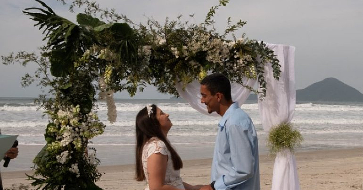 Casamento comunitário: Praia Vermelha do Norte é cenário perfeito para celebrar amor em Ubatuba