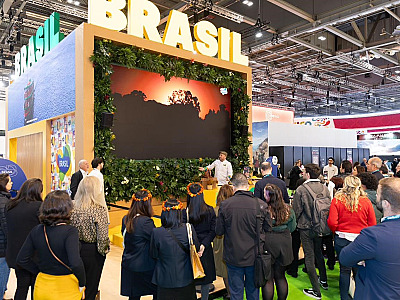 Prefeitura de São Sebastião realiza mais de 300 atendimentos e divulga o destino na feira de turismo WTM London 2024
