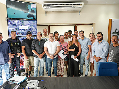 Reinaldinho recebe comissão de ambulantes da Costa Sul para diálogo sobre regulamentação