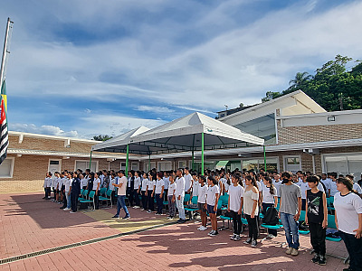 Alunos da Escola Cívico Municipal iniciam atividades em Ilhabela