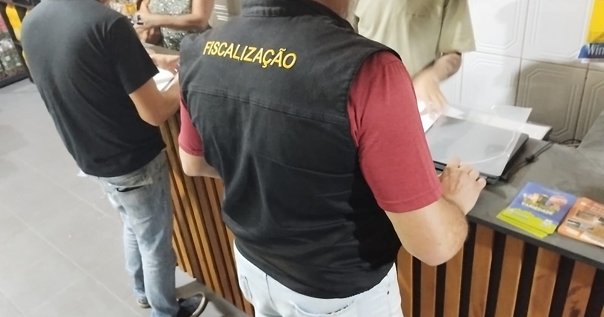 Fiscalização em Caraguatatuba resulta no fechamento de adegas e orientação nas praias