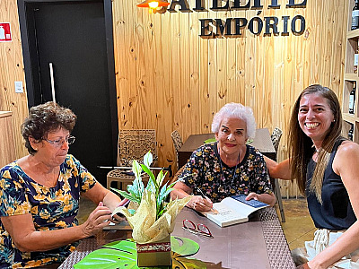 Aos 93, Regina Helena de Paiva Ramos lança novo romance em São Sebastião