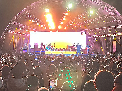 J.Quest faz público cantar o amor em show comemorando 25 anos de carreira em S.S