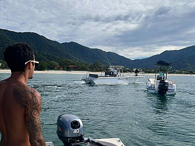 Família a bordo de barco desaparecido é localizada em São Sebastião