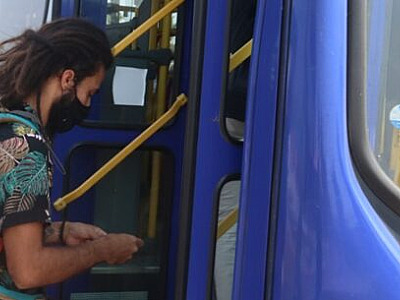Caraguá segue recomendação do Estado e máscaras voltam a ser obrigatórias no transporte público