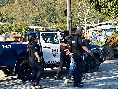 Polícia Municipal detém pai agressor após acionamento de botão de pânico em escola