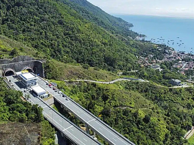 Pedestre morre após ser atropelado na Costa Sul de São Sebastião