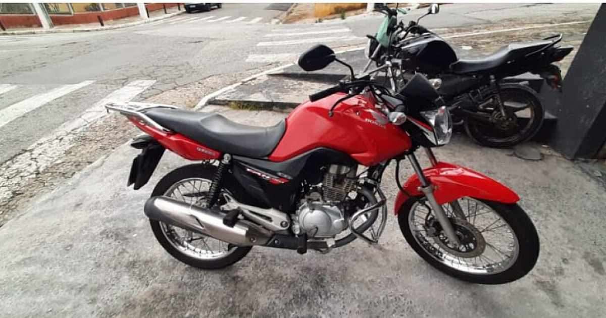 Ladrão furta moto que estava estacionada em frente a casa da vítima no Perequê-Mirim