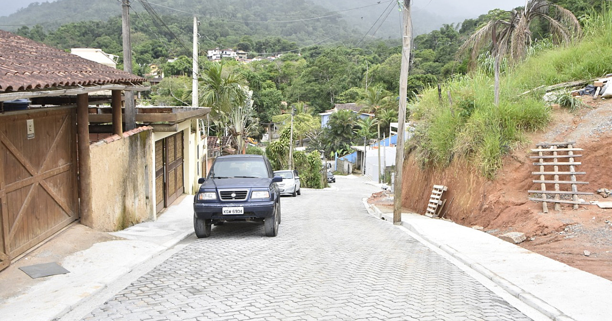 Diversas ruas recebem manutenção da Prefeitura de Ilhabela