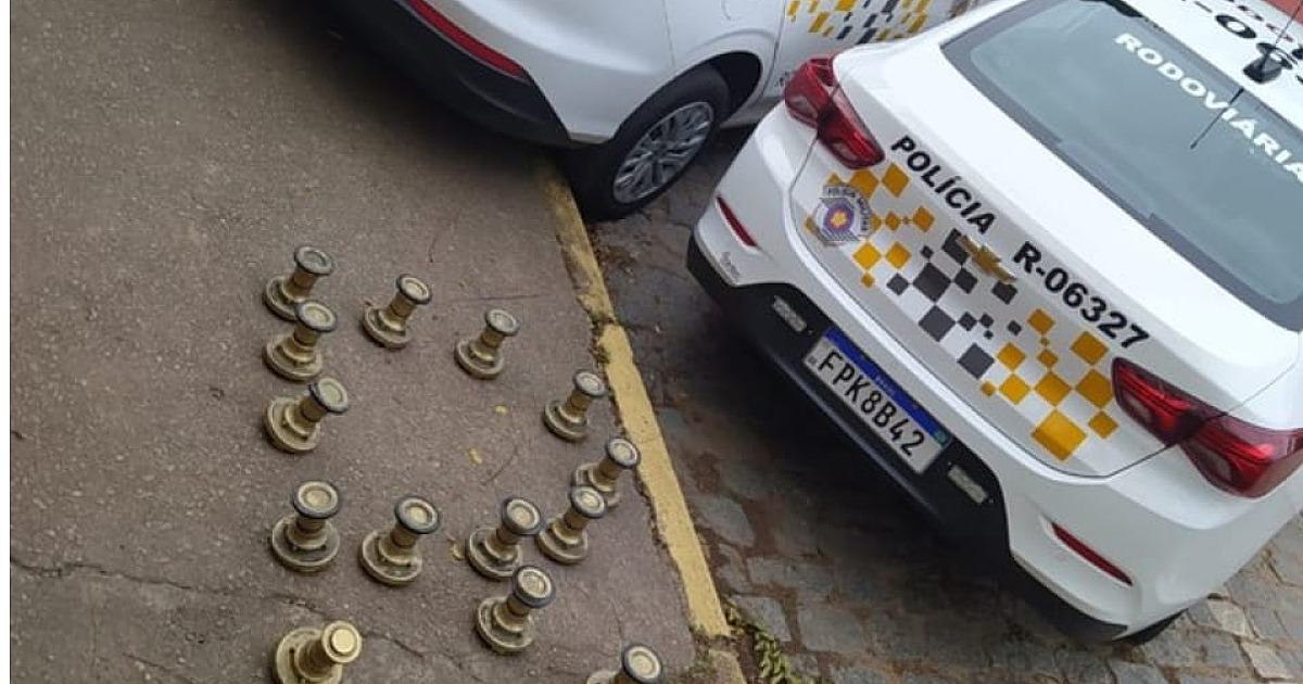 Dupla azarada de ladrões é presa após furtar 20 bicos de hidrantes na Tamoios
