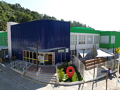Prefeitura de Ilhabela realiza I Feira do Estudante com foco em formação e oportunidades para jovens e adultos