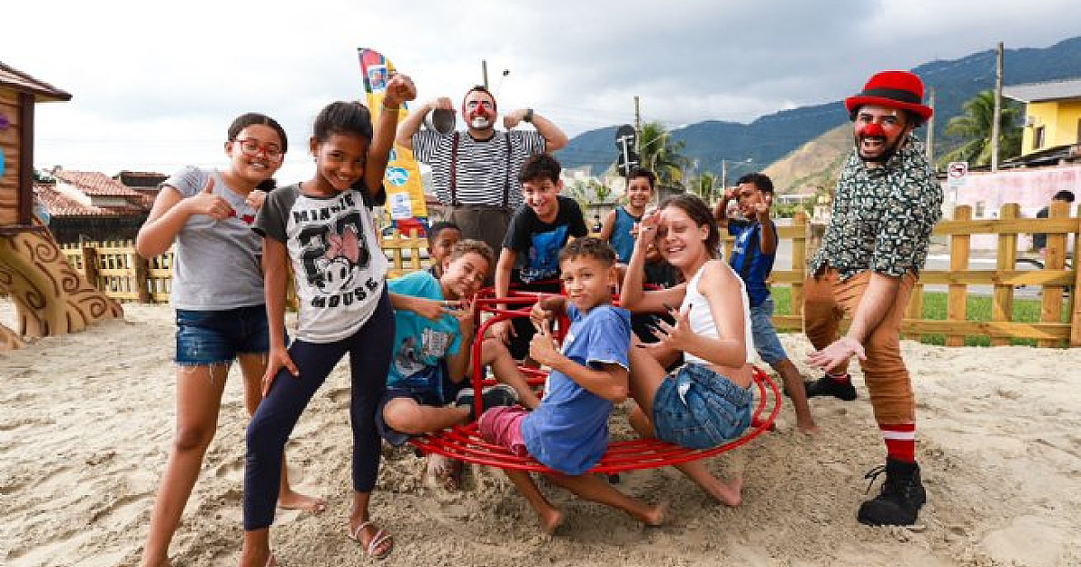 Prefeitura de São Sebastião inaugura parque infantil no bairro Canto do Mar