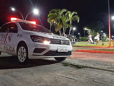 Dois homens são presos e menor é apreendido após assalto em Caraguatatuba
