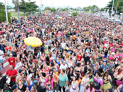 Blocos de rua prometem arrastar milhares de foliões no Carnaval de Caraguatatuba