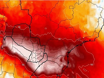 São Paulo pode ter "bolha de calor" neste fim de inverno; Litoral registra 33 graus nesta segunda-feira (18)