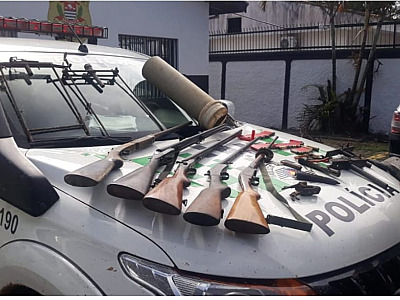 Polícia Ambiental encontra arsenal de caçadores no Parque Estadual em Caraguá