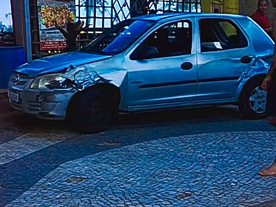 Motorista alcoolizado e sem habilitação invade calçadão e causa confusão na Martim de Sá