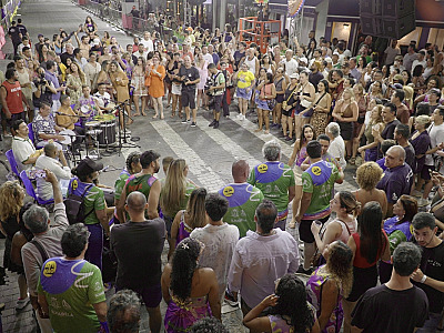 CarnaIlha em Dobro 2026: primeira onda movimenta Ilhabela com marchinhas, blocos carnavalescos e desfile das escolas de samba