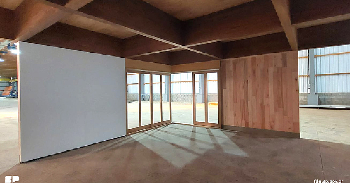 Escola de São Sebastião atingida por temporal é reconstruída e ganha novos laboratórios
