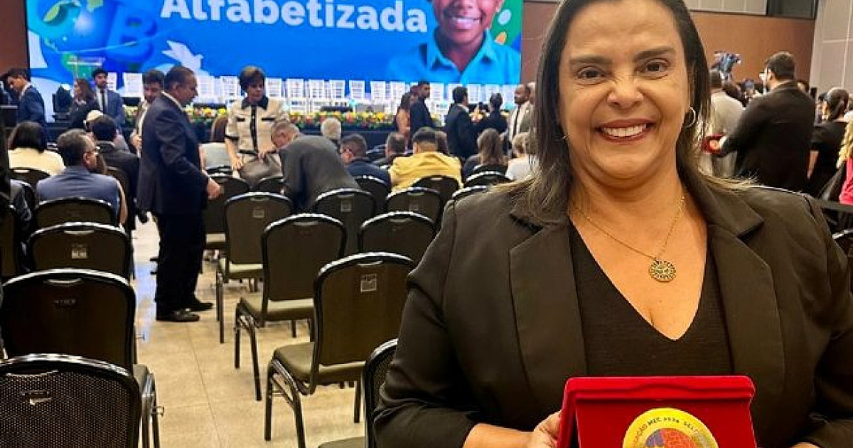 São Sebastião recebe Selo Ouro do Programa Criança Alfabetizada em Brasília