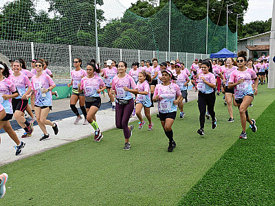 Mais de 300 mulheres participam da “Corrida e Caminhada só para Mulheres 2023” de Ilhabela