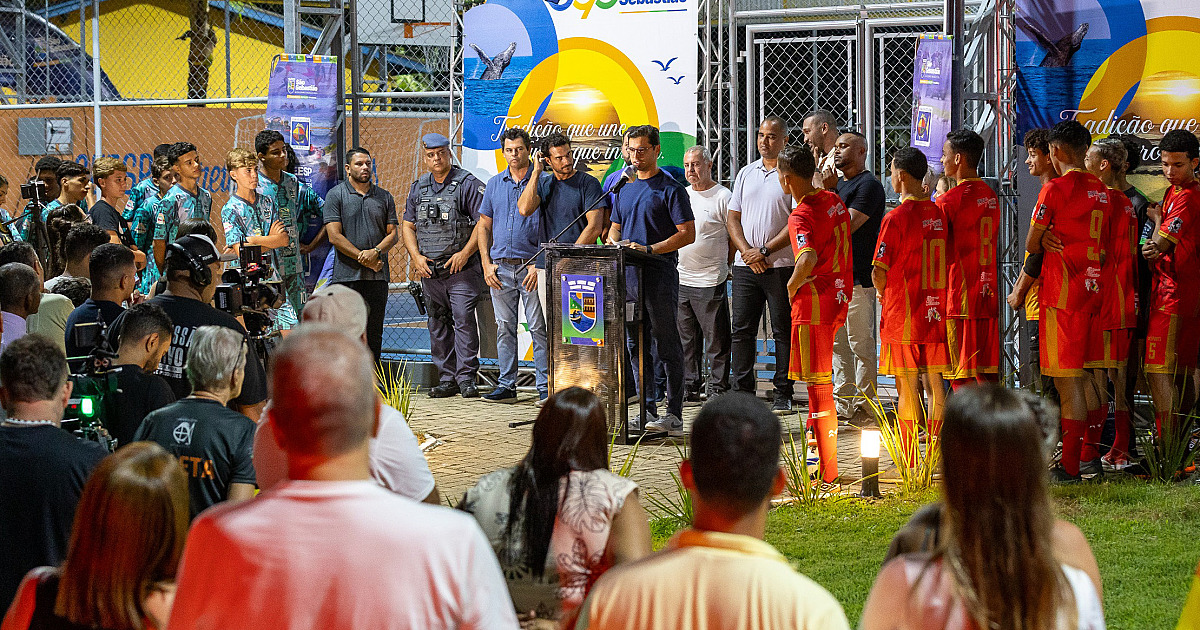 Reinaldinho Moreira inaugura revitalização do complexo esportivo da Enseada