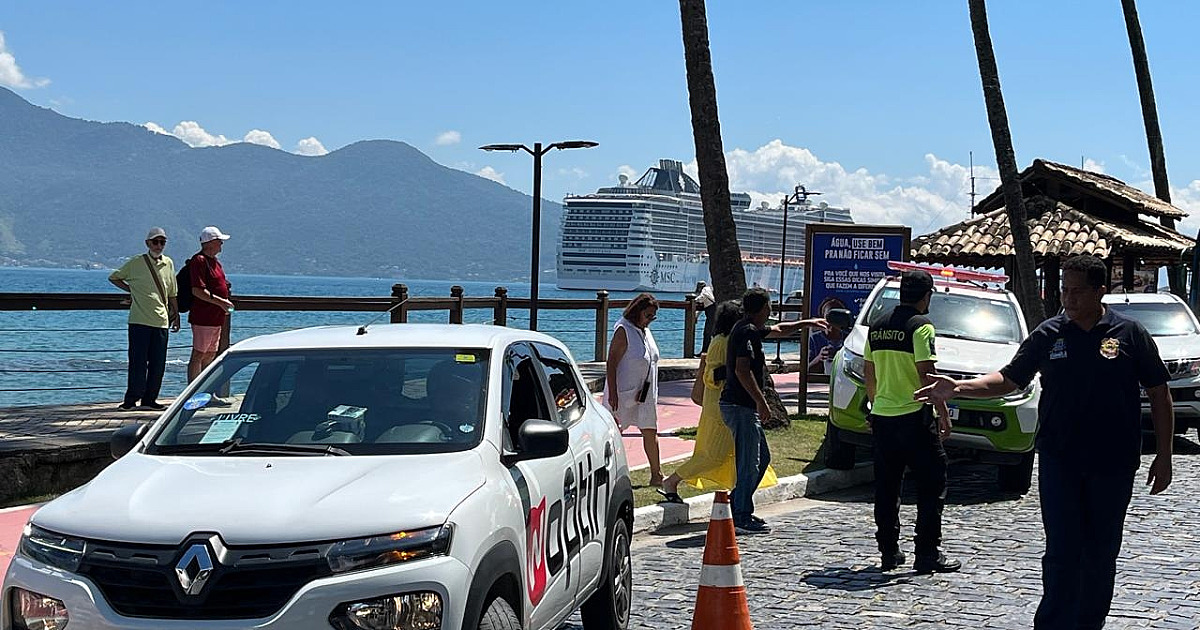 Ilhabela realiza fiscalização no transporte por aplicativos na Vila
