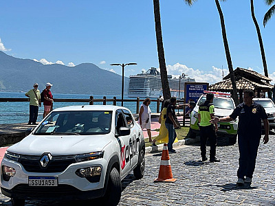 Prefeitura de Ilhabela realiza fiscalização no transporte por aplicativos na Vila