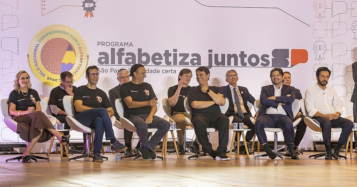 São Sebastião recebe prêmio de Excelência por destaque em alfabetização