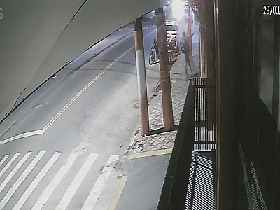Câmera registrou o momento do ataque ao empresário